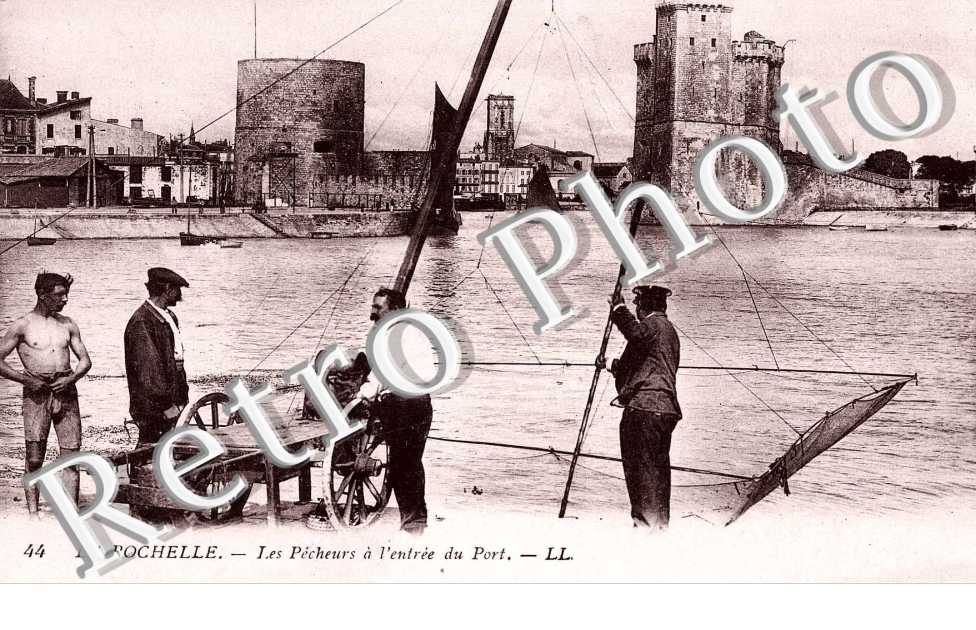 Les pecheurs a l'entree du port