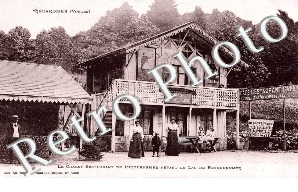 le chalet-restaurant de Retournemer devant le lac