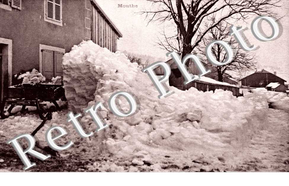 Une rue sous la neige