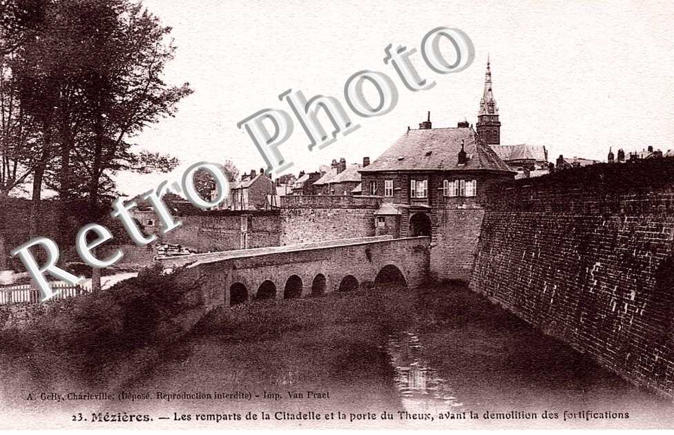 Mezieres  Les remparts de la citadelle et la porte du Theux, avant la demolition des fortifications