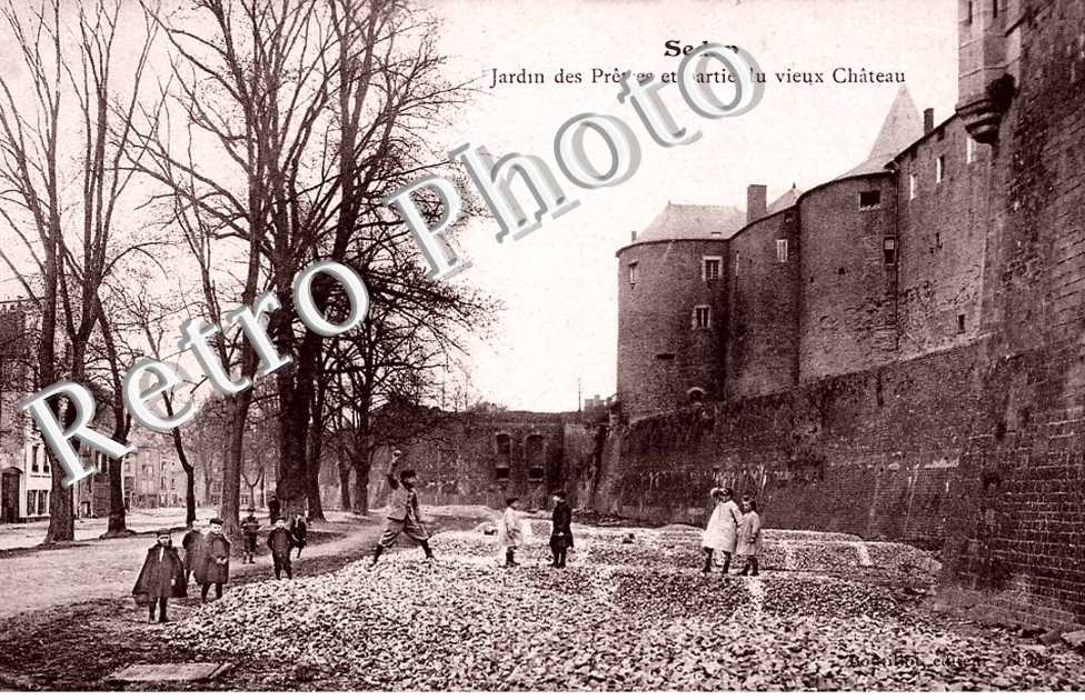Jardin des Pretres et partie du vieux chateau