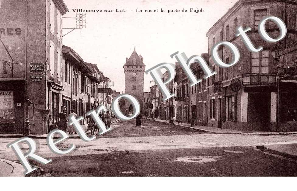 LA RUE ET LA PORTE DE PUJOLS