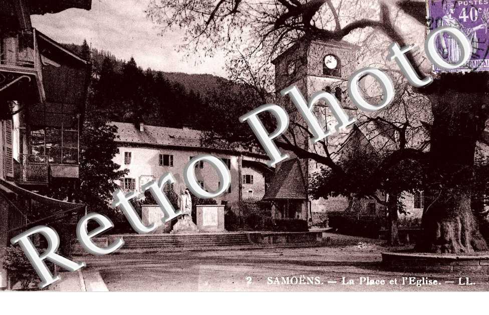 LA PLACE ET L&#039;EGLISE
