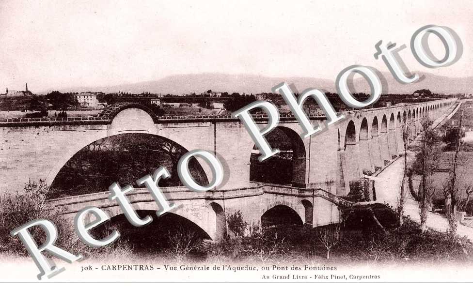 Vue generale de l'Aqueduc ou Pont des Fontaines
