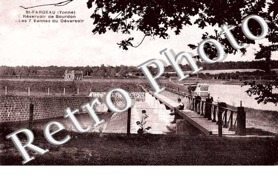 reservoir de Bourdon, les 7 vannes du deversoir