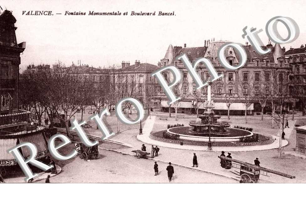 FONTAINE MONUMENTALE