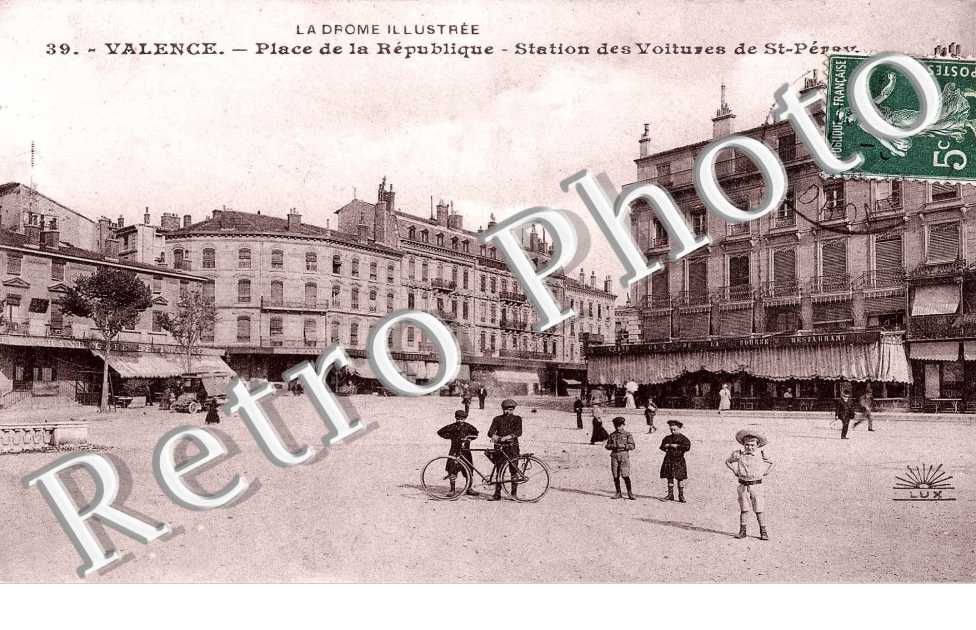 PLACE DE LA REPUBLIQUE