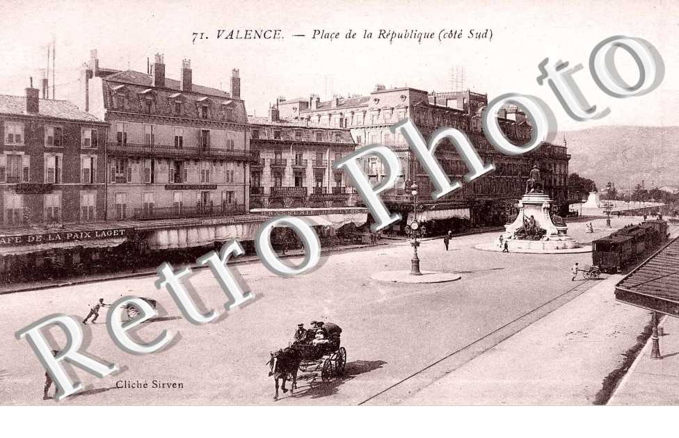 PLACE DE LA REPUBLIQUE