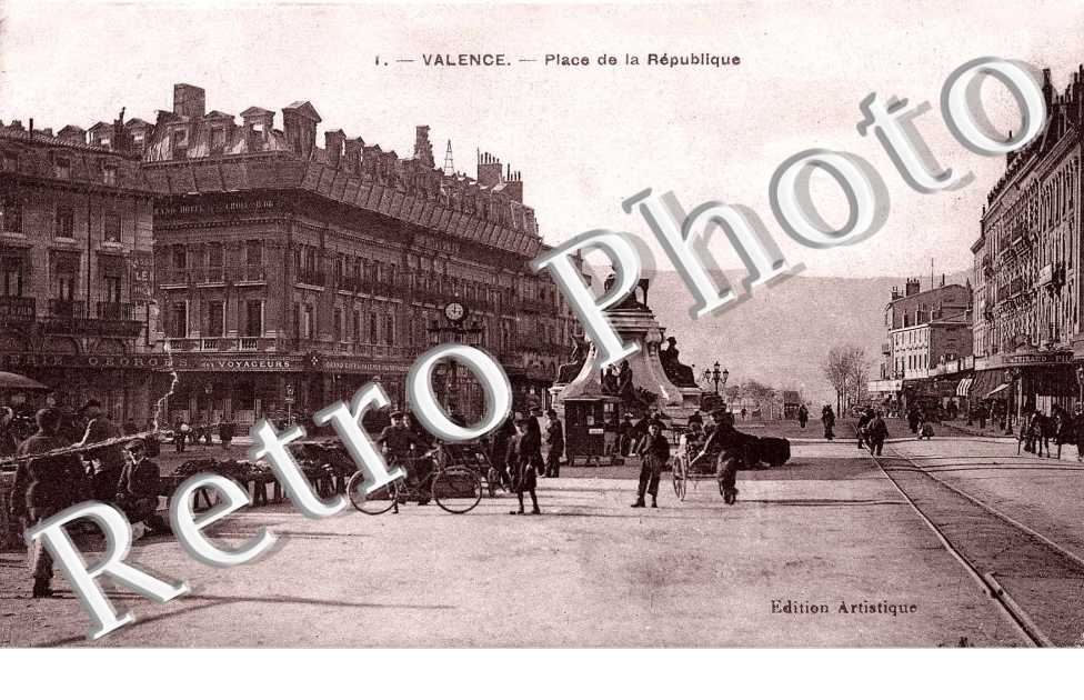 PLACE DE LA REPUBLIQUE