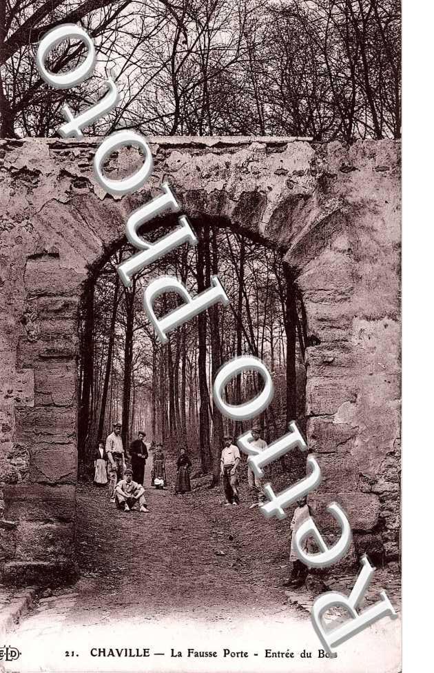 LA FAUSSE PORTE