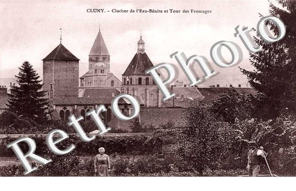 CLOCHER DE L'EAU BENITE ET TOUR DES FROMAGES