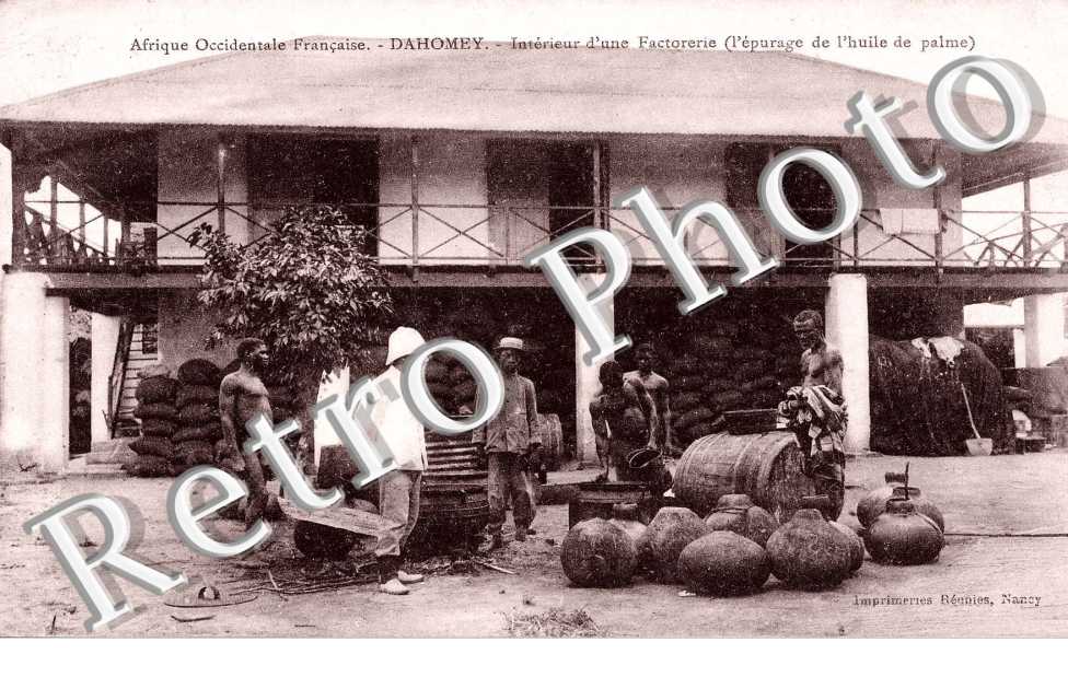 Interieur d'une Factorerie, l'Epurage de l'huile de palme