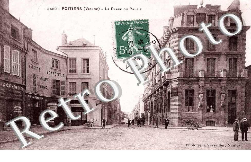 LA PLACE DU PALAIS