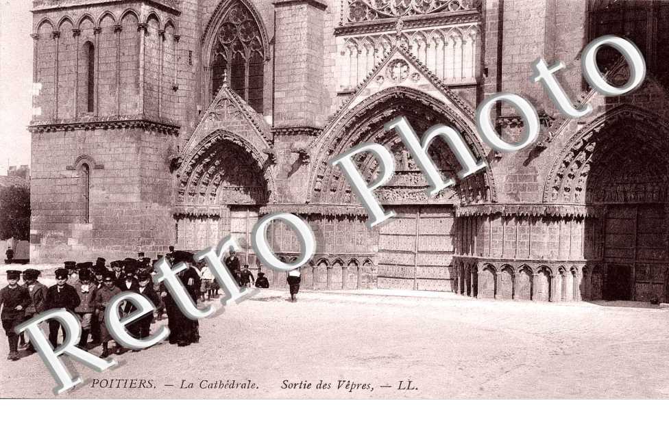Cathedrale - sortie des Vepres