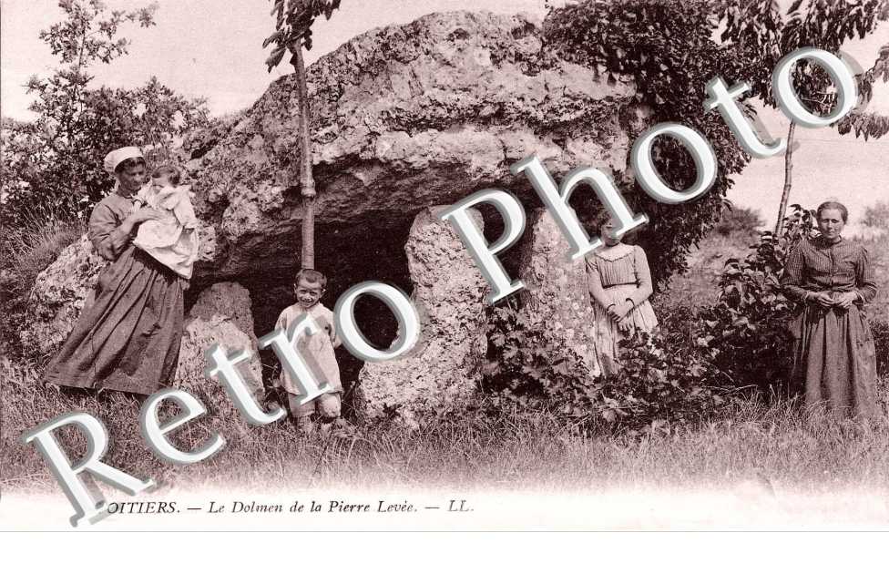 DOLMEN DE LA PIERRE LEVEE