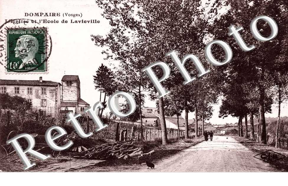 L&#039;eglise et l&#039;ecole de Lavieville