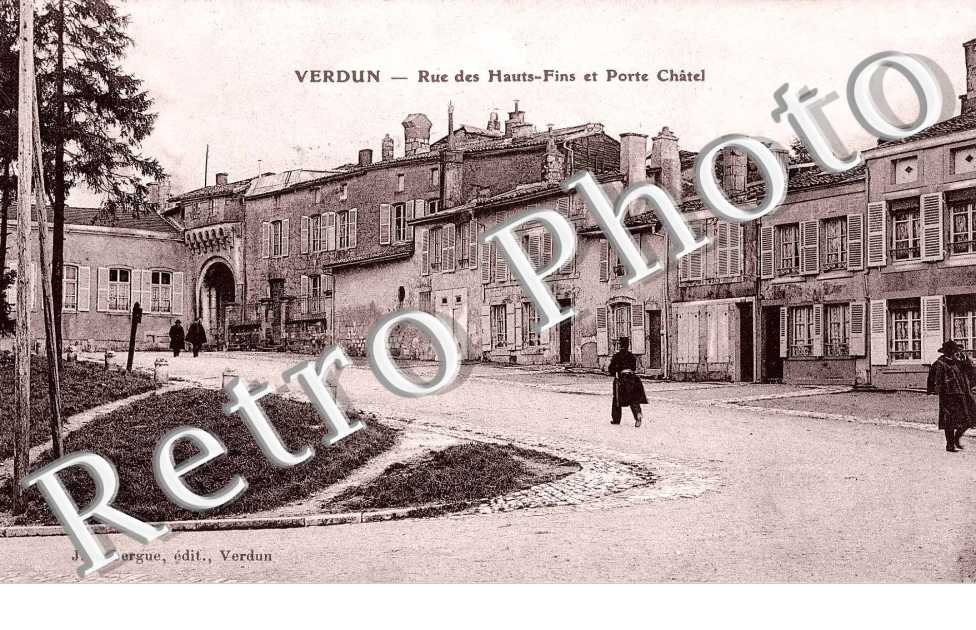 Rue des Hauts Fins et porte chatel