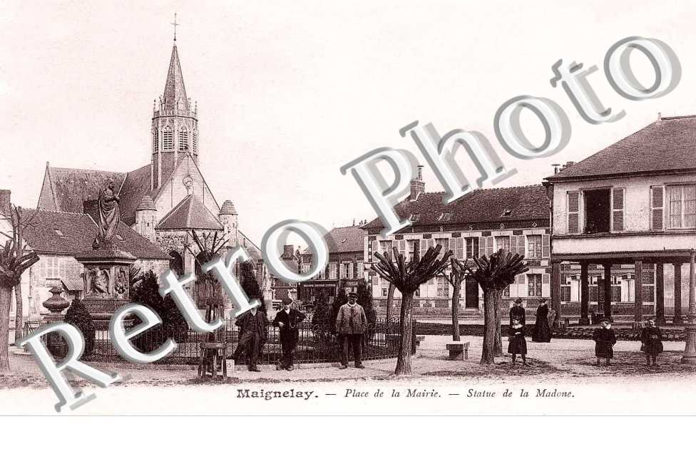 place de la Mairie, statue de la Madone