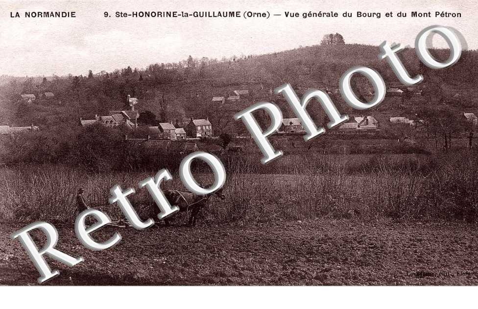 vue generale du bourg et du mont petron