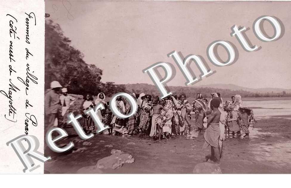 femmes du village de Proani (cote est de Mayotte)