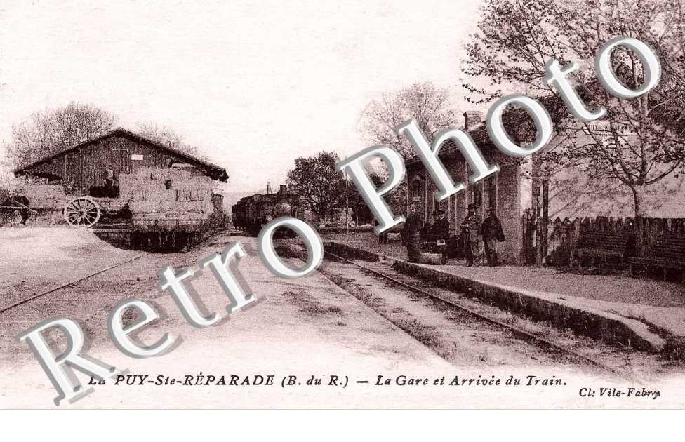 La gare et l&#039;arrivee du train