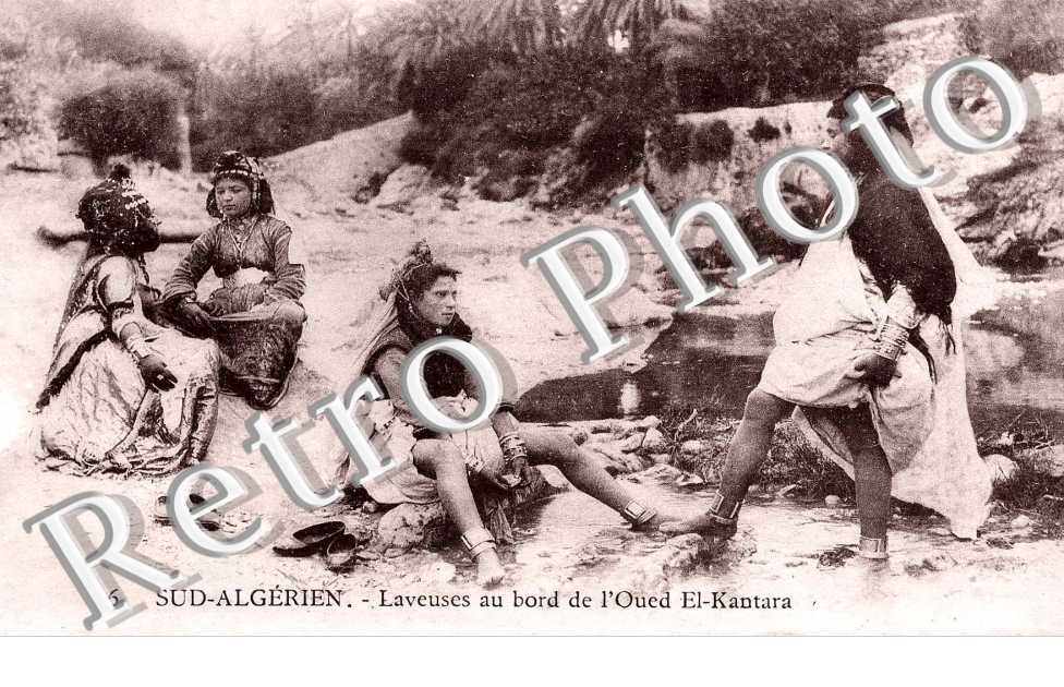 Laveuses au bord de l'Oued