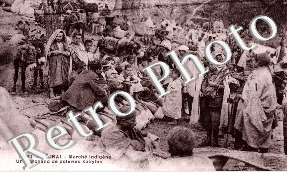 Un marchand de poterie Kabyle
