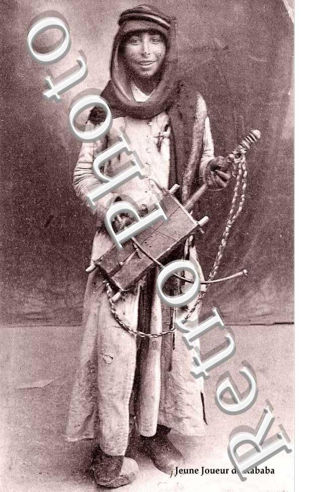 jeune joueur de Rababa