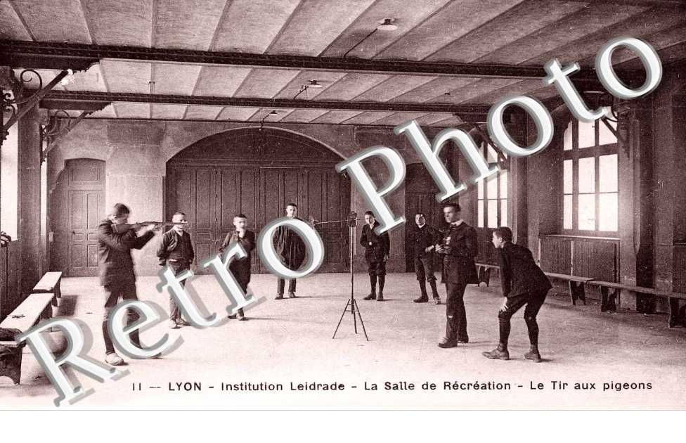 Institution Leidrade - La salle de recreation - Le tir aux pigeons