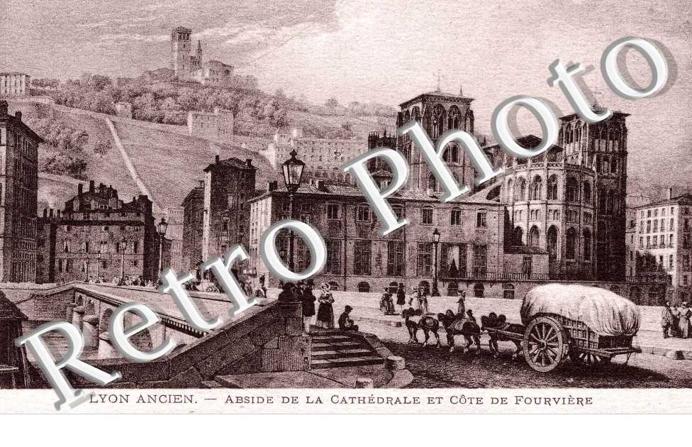 LYON ANCIEN Abside de la cathedrale et cote de Fourviere