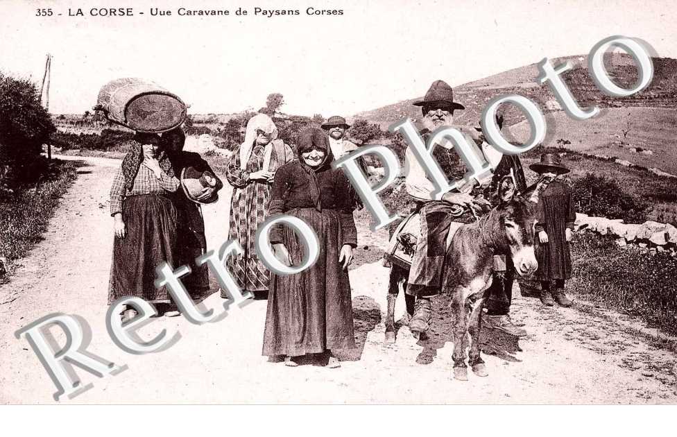 Une caravane de paysans corses