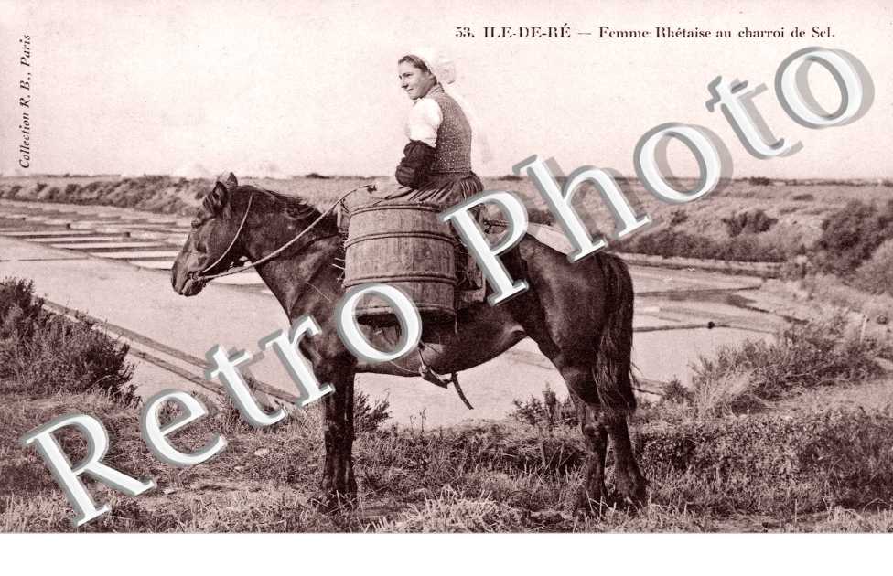 Femme Rhetaise au charroi du sel l