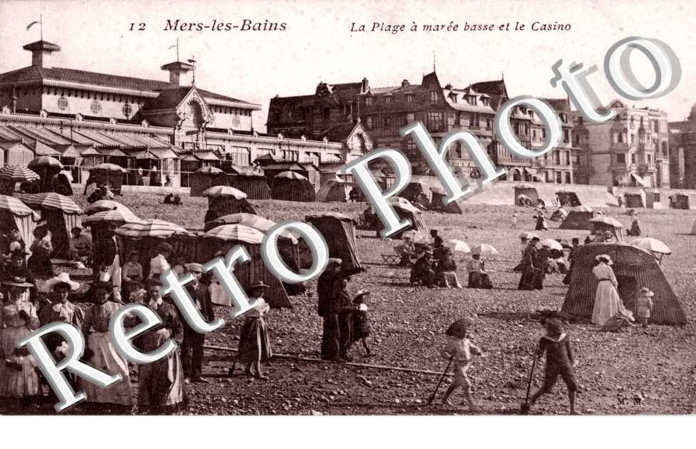 La plage  a maree basse et le casino