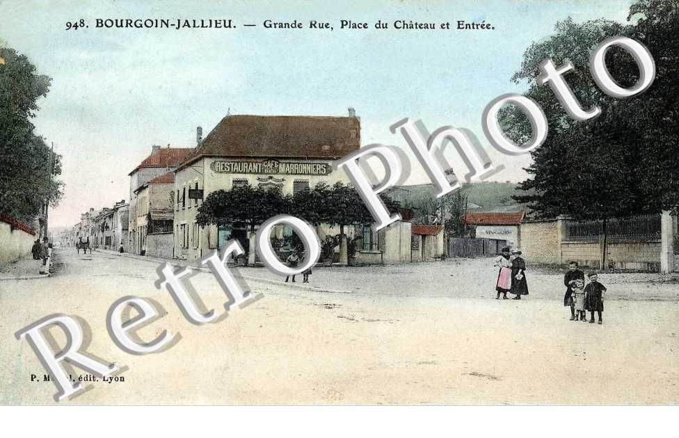 grande rue , place du chateau et entree (couleur)