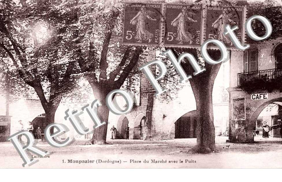 Place du marche avec le puits