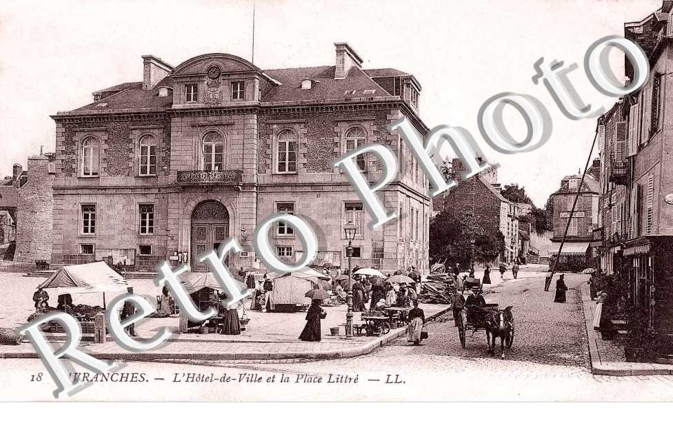 L'hotel de ville et la place Littre