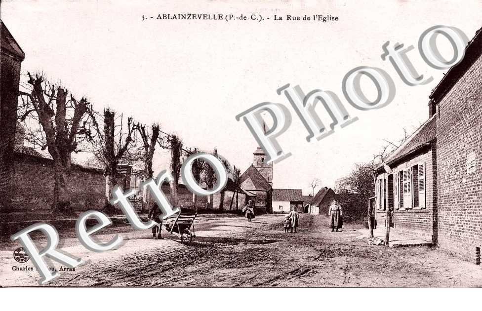 LA PLACE DE L&#039;EGLISE