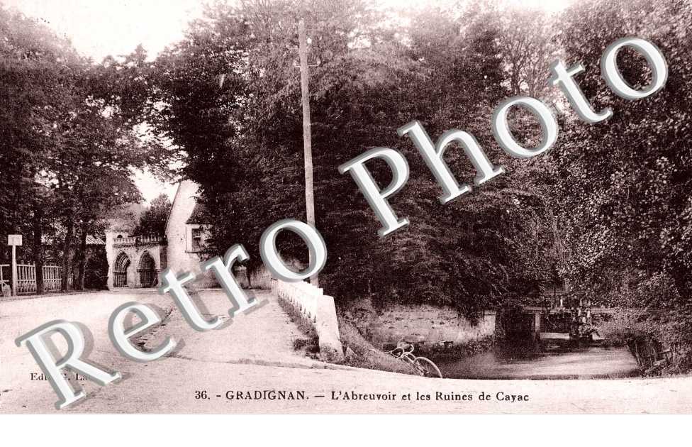 L'abreuvoir et les ruines de Cayac