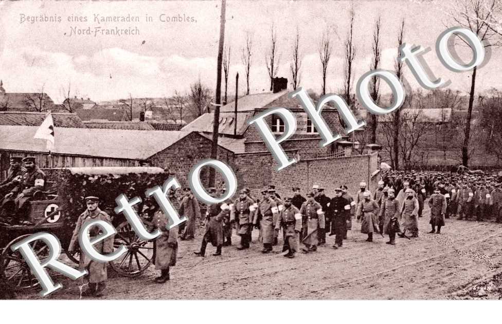 Bëgrabnis eines Kameraden in Combles