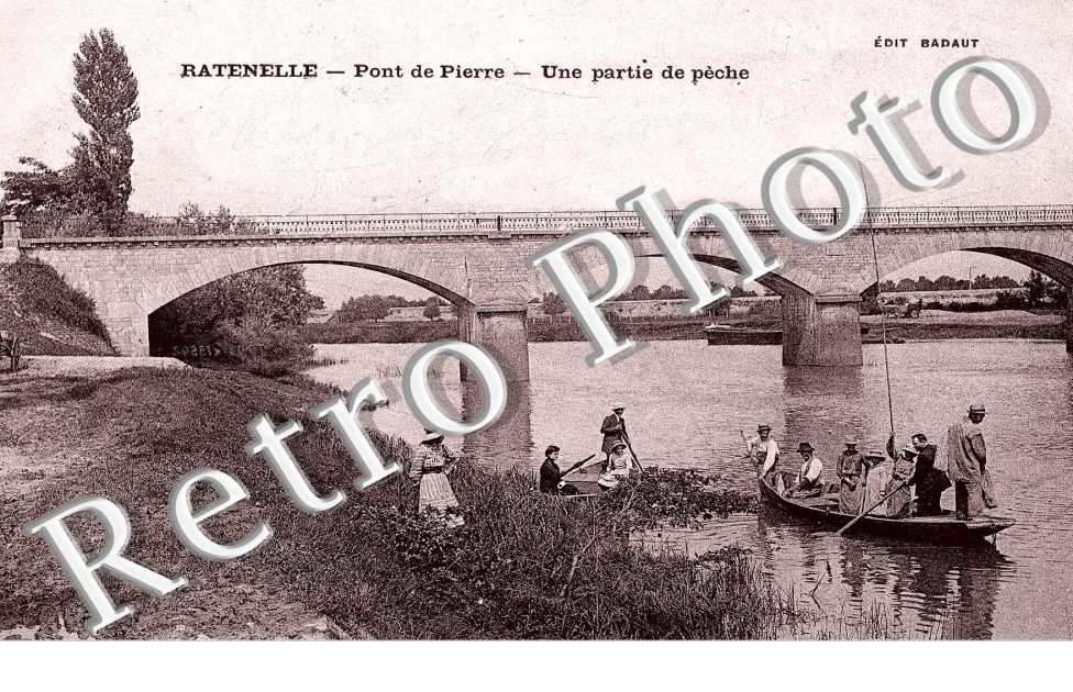 Pont de pierre - une partie de peche