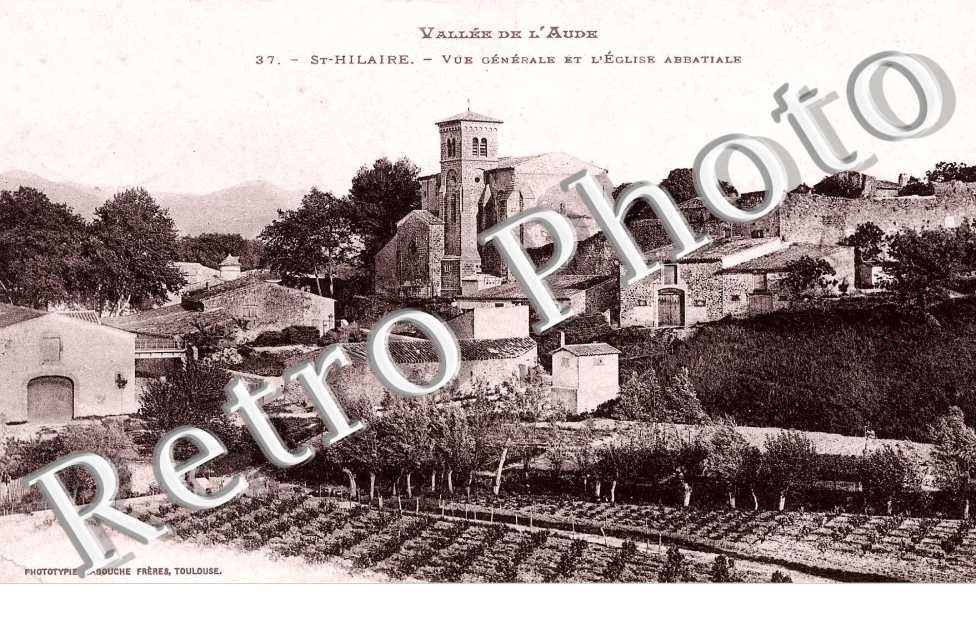 Vue generale et l&#039;eglise abbatiale
