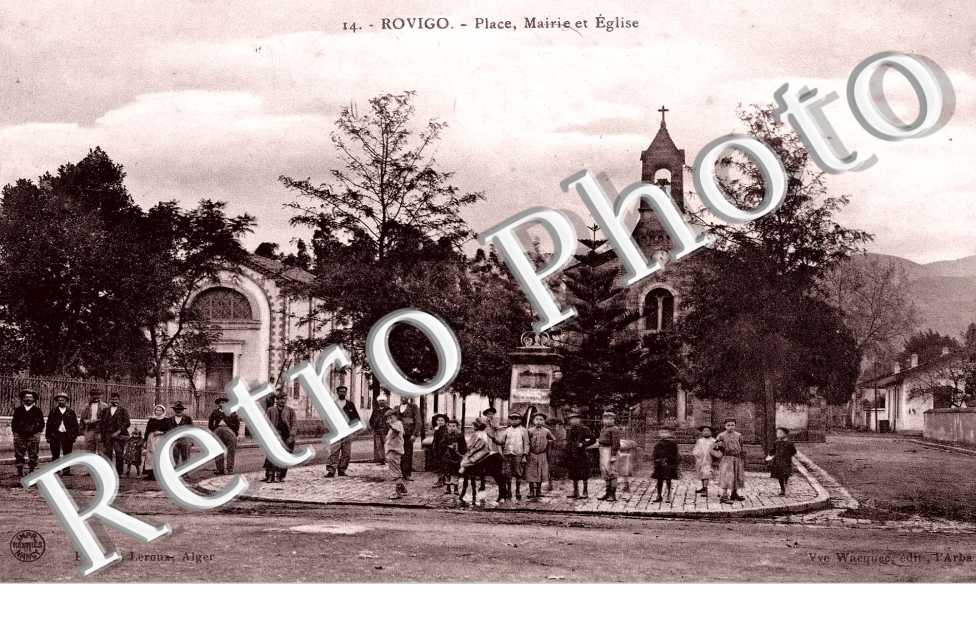 La Place, Mairie et l&#039;Eglise