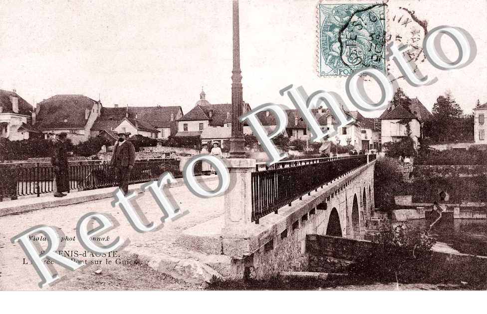 Saint Genix d&#039;Aoste, l&#039;entree du pont