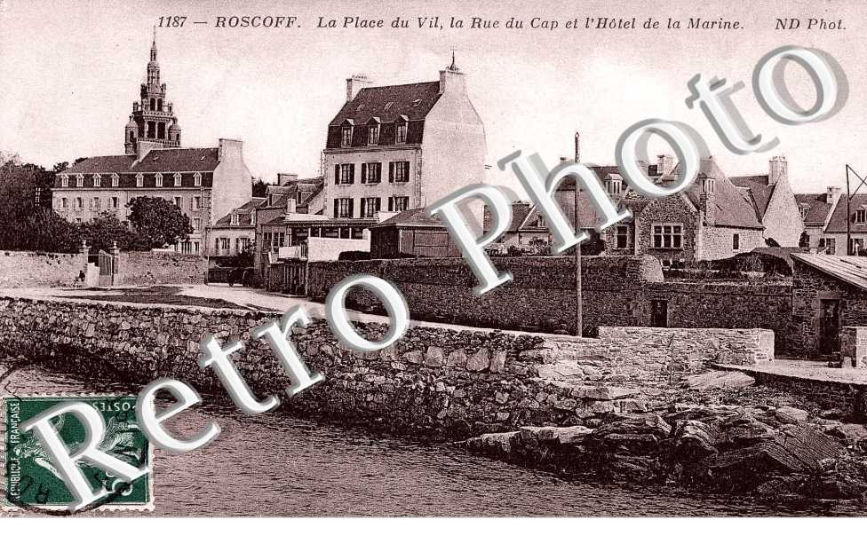 la Place du Vil la rue du Cap et l&#039;Hotel de la Marine
