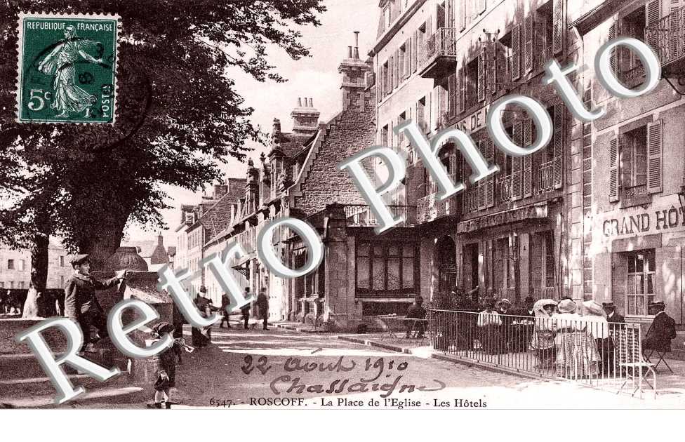 la Place de l&#039;eglise Les Hôtels