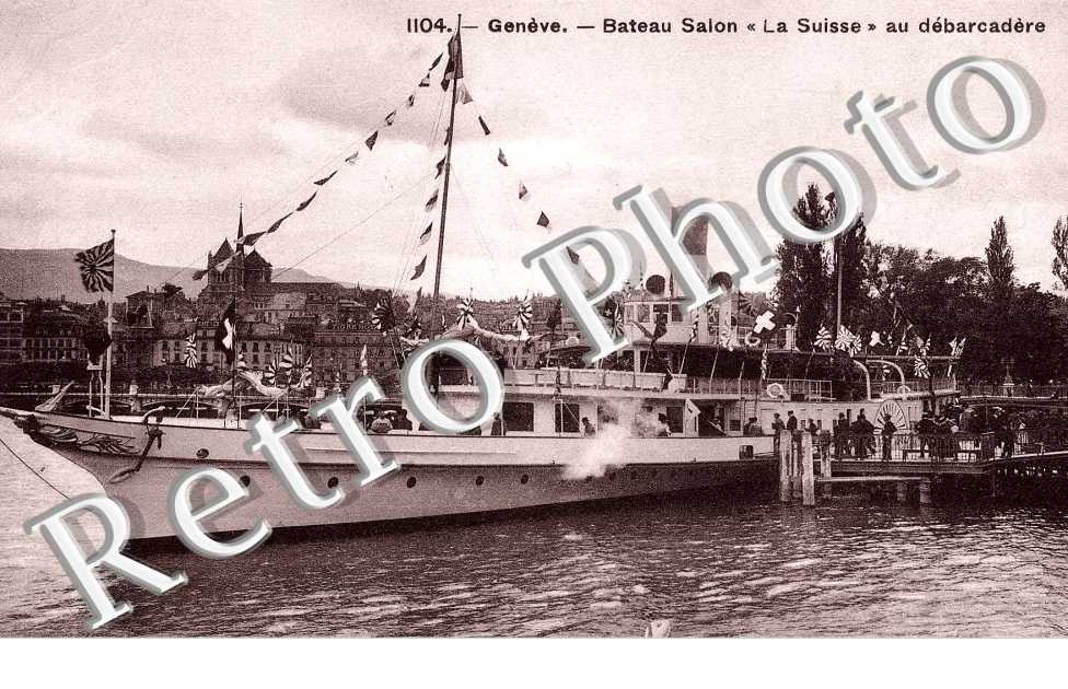Bateau Salon La Suisse au debarcadere
