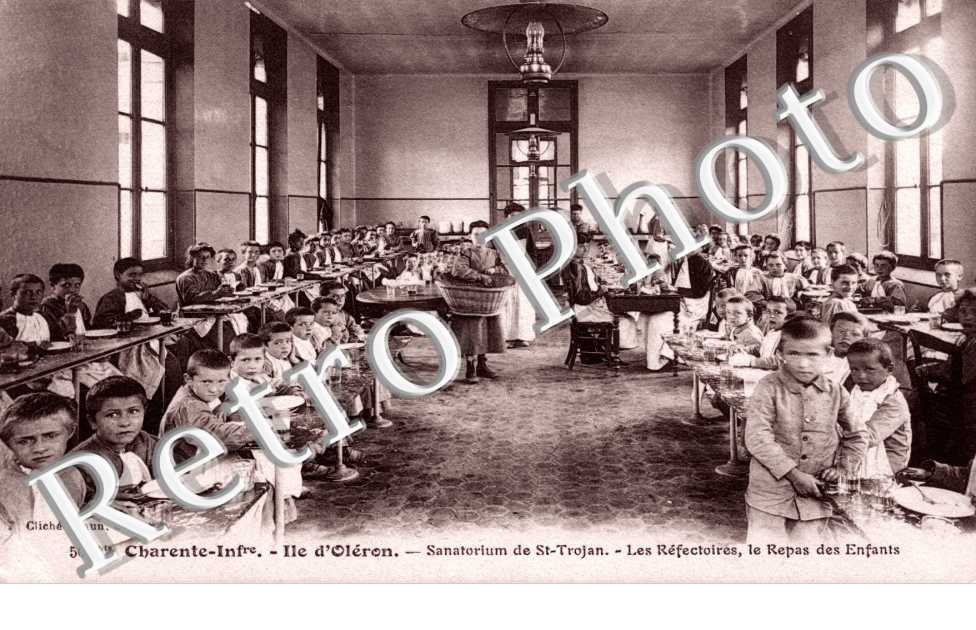 Sanatorium, les Refectoires, le Repas des Enfants