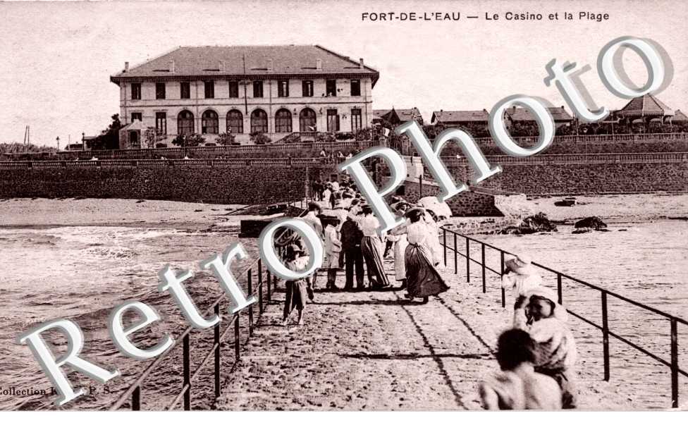 Le casino et la plage