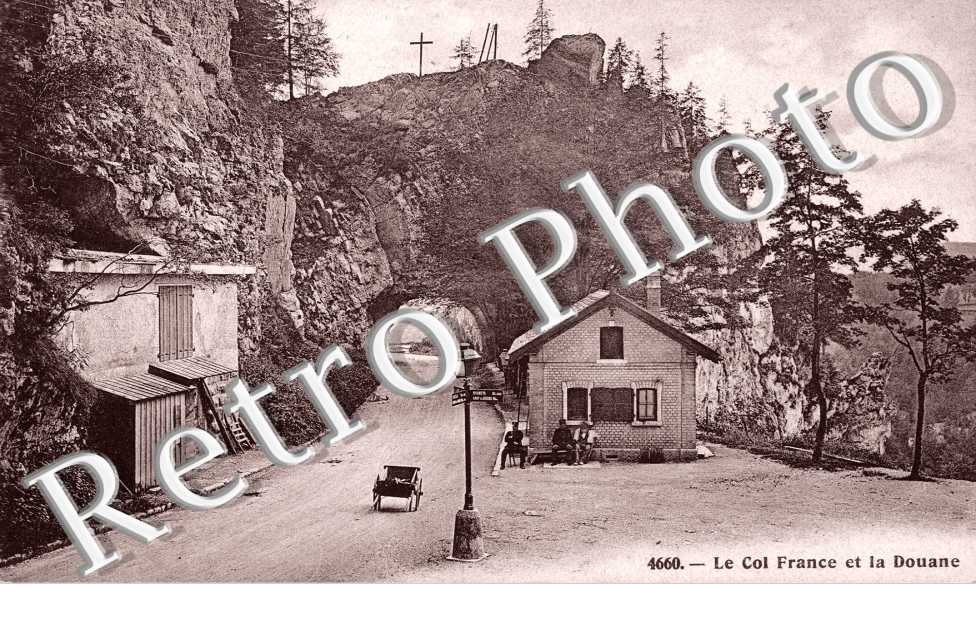 le col France et la Douane