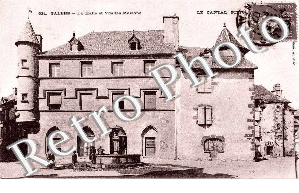La halle et vieilles maisons